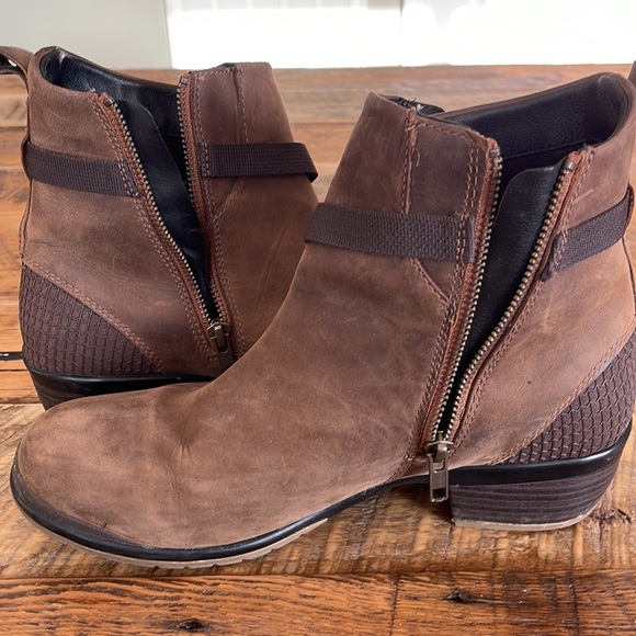 Keen Morrison mid leather boots. Womens size 9.5. Brown - Picture 7 of 9